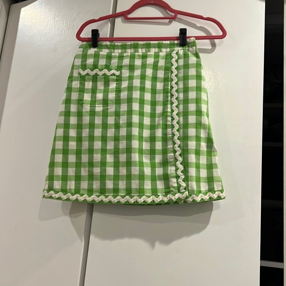 Lilly Pulitzer size 2 checked green and white skort